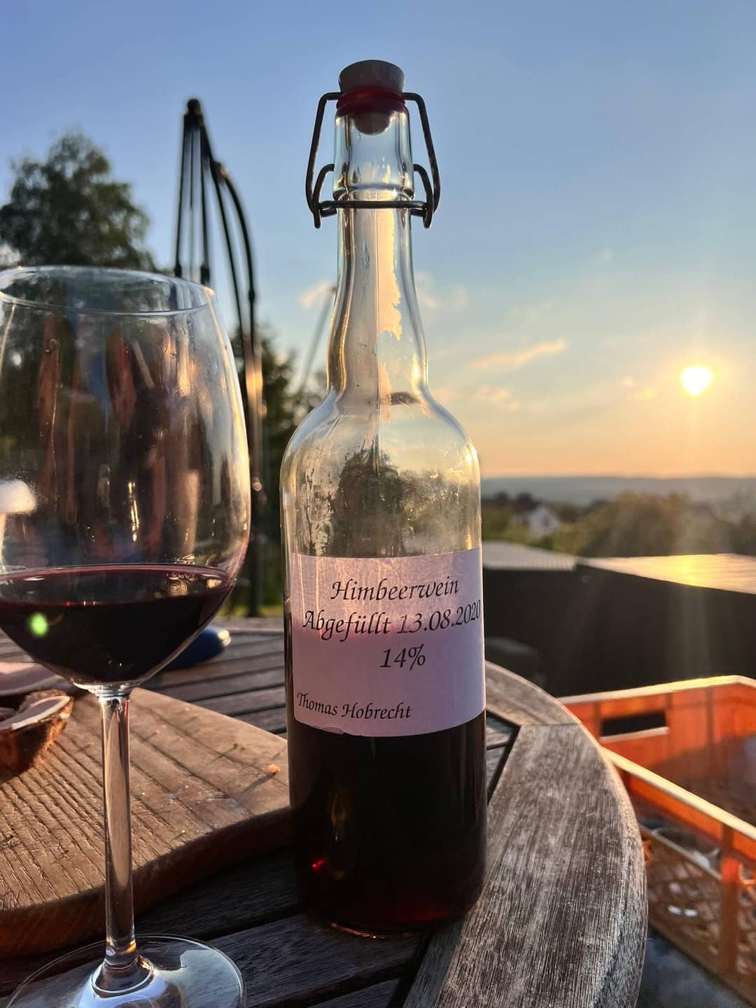 Himbeerwein: fruchtig, aromatisch & selbst gemacht