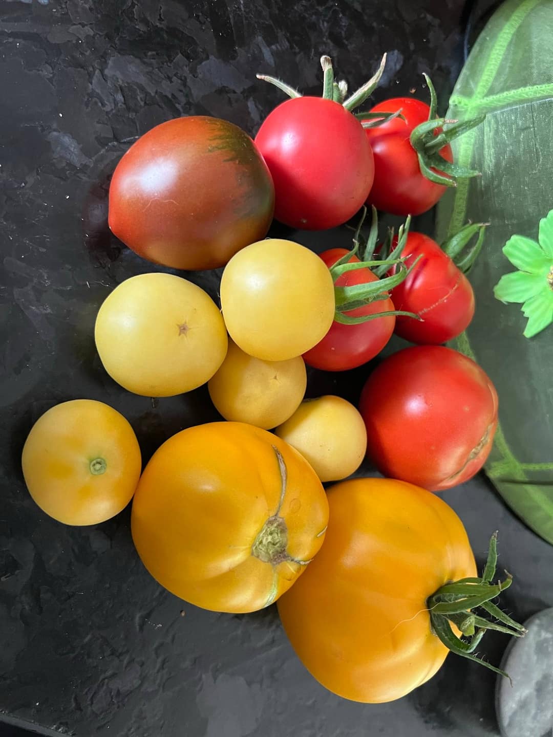 Kirschtomaten haltbar machen: ofengetrocknet, eingelegt & eingekocht